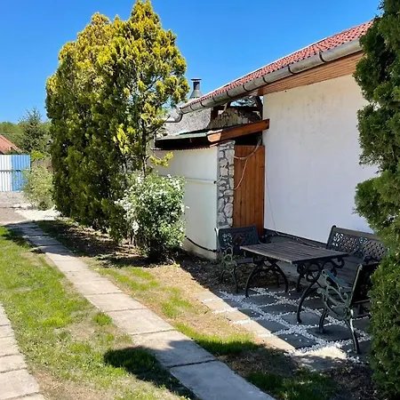 Апартаменты Szin-haz (adults Only) Дьюла