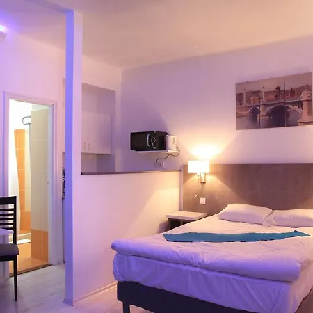 Szin-haz (adults Only) *