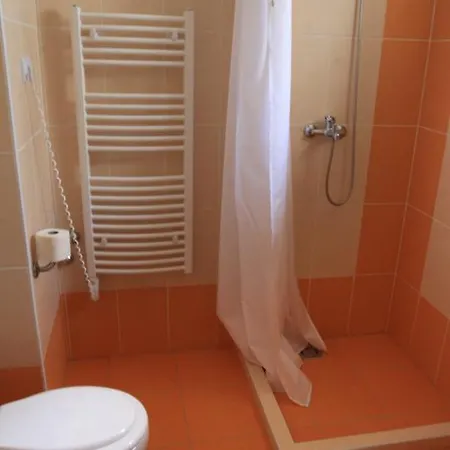 Szin-Haz Apartman (Adults Only) Apartment
