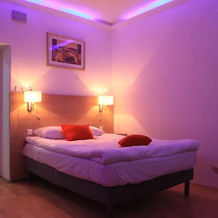 Szin-Haz Apartman (Adults Only) *
