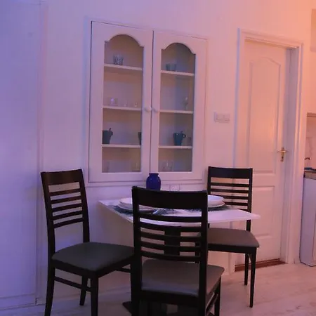 Szin-haz (adults Only)